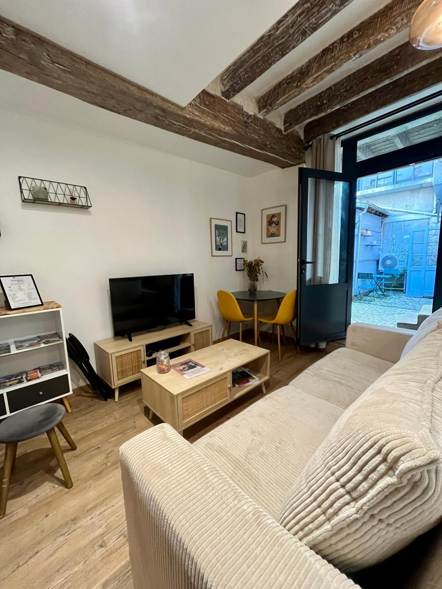La Cour Chartraine - Cosy Appartement Avec Cour Exterieur A בלואה מראה חיצוני תמונה